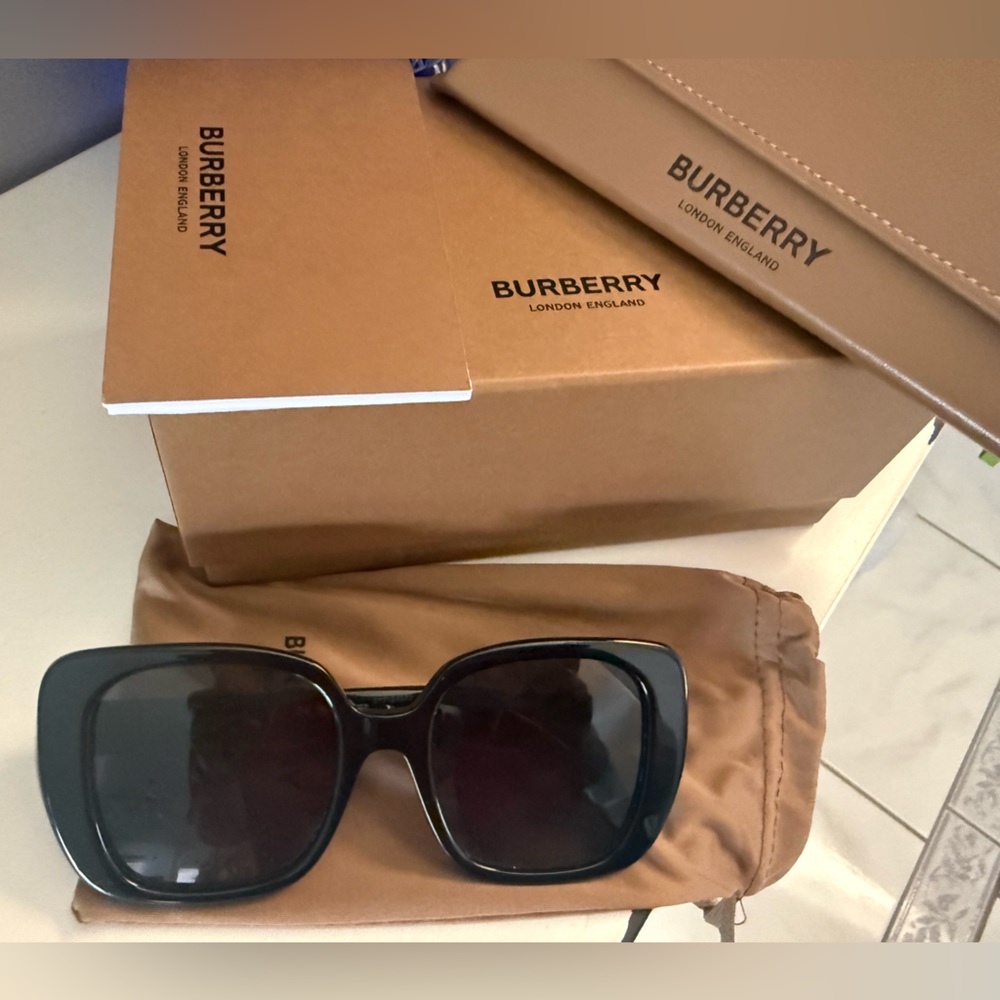 Burberry Black Sunglasses with Tan Case